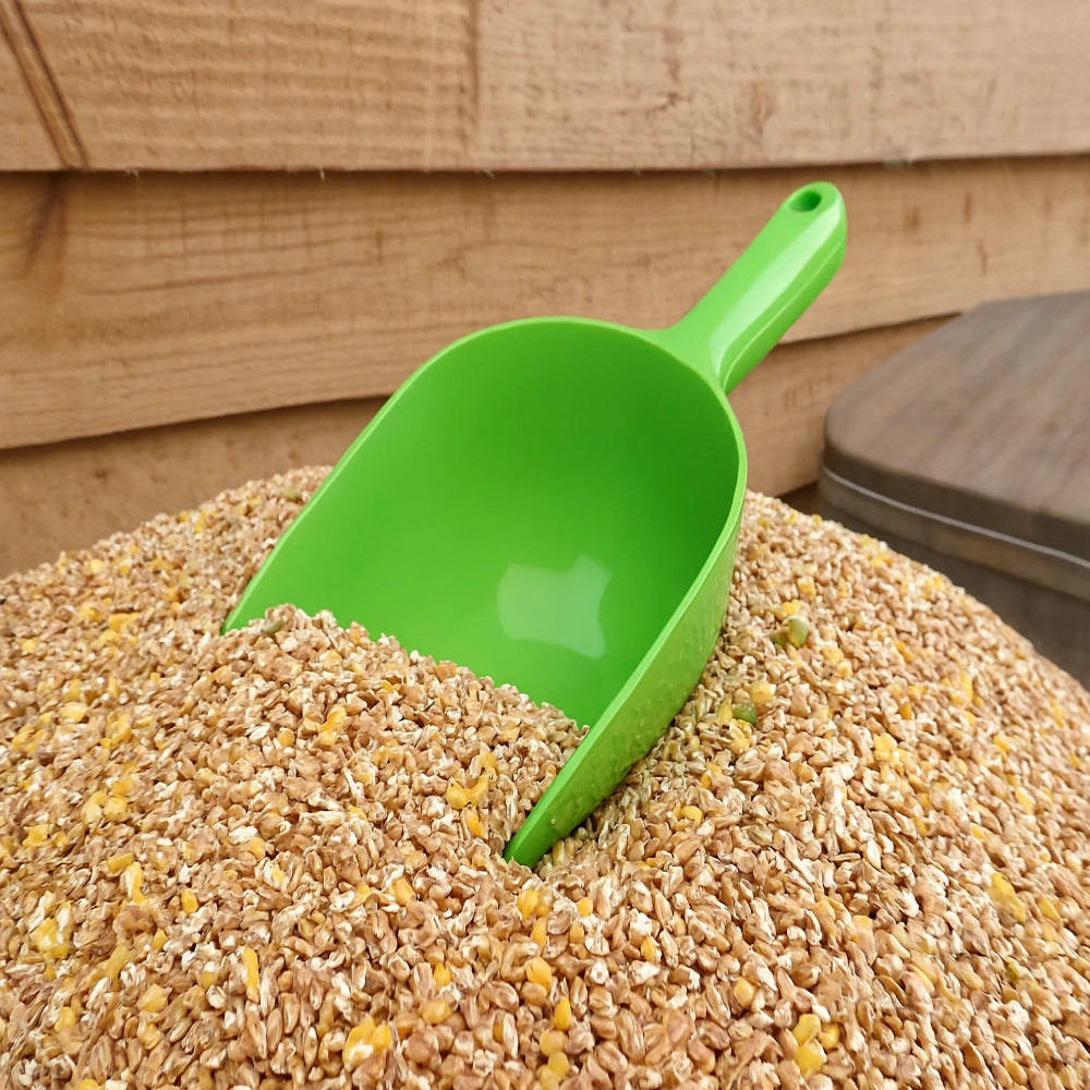 Large feeding scoop 