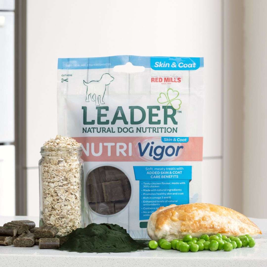 Leader Nutri Vigor Skin and Coat Care 130g pouch with soft treats, oats, peas and chicken