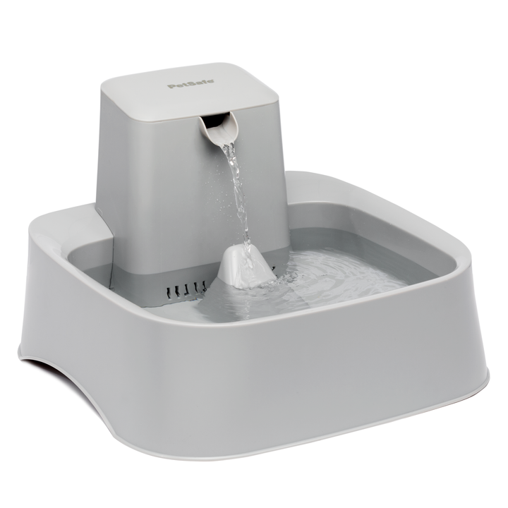 PetSafe Drinkwell 7.5 Litre Pet Fountain in light grey with free-falling water stream